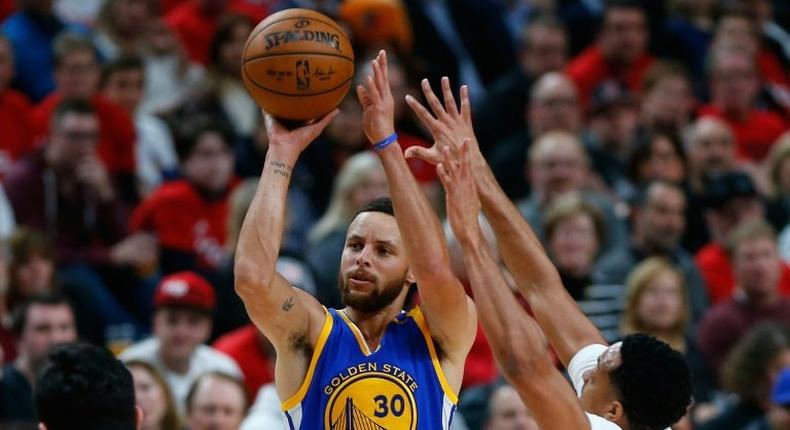 Stephen Curry is on hot form, scoring 37 points as the Golden State Warriors beat the Portland Trail Blazers