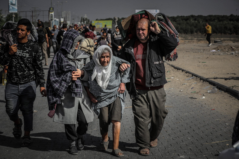 Palestyńczycy uciekający na południe Strefy Gazy 10 listopada 2023 r.