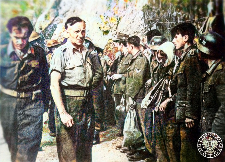 Jeńcy niemieccy pojmani przez żołnierzy polskich pod Monte Cassino.