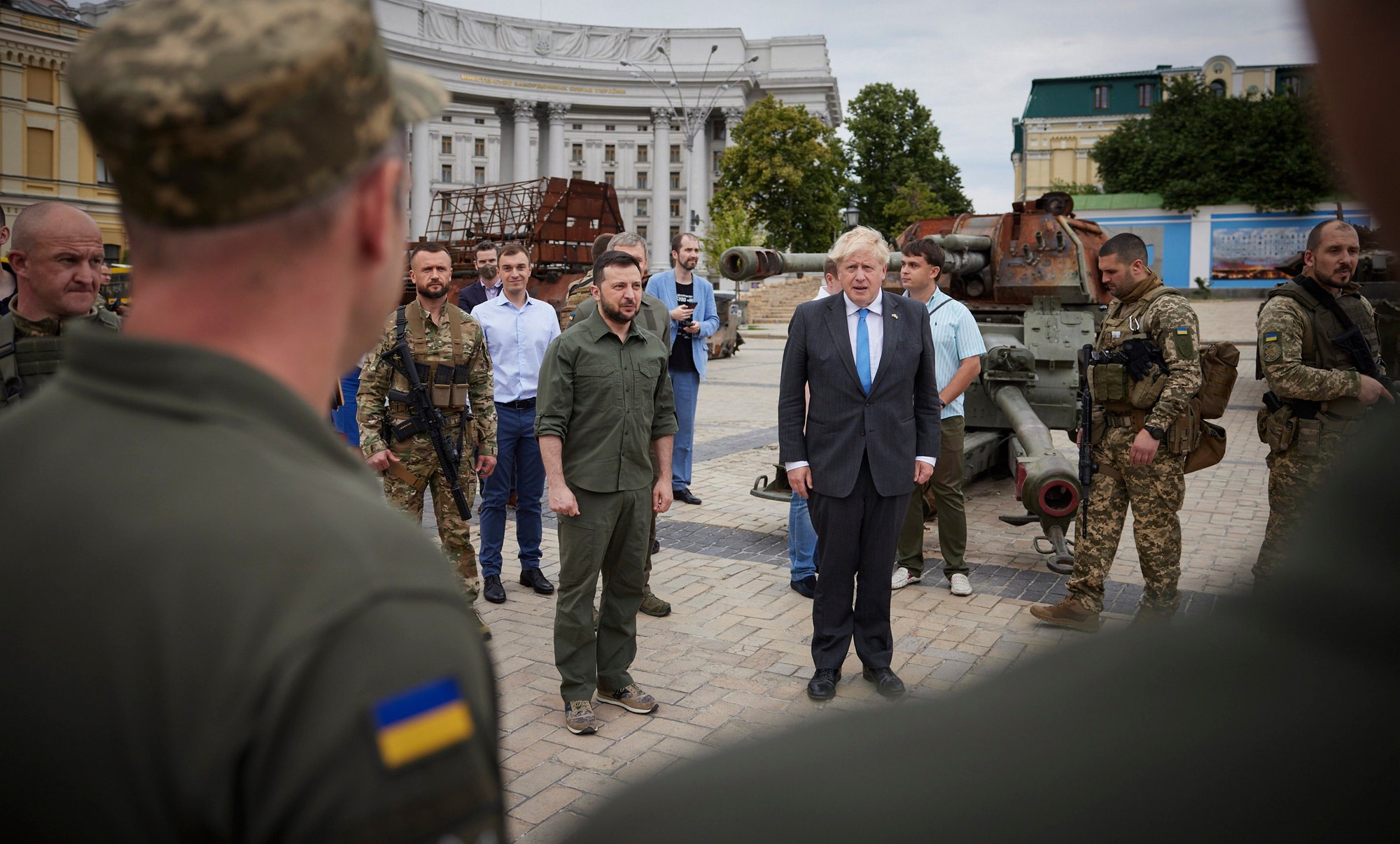 Britský premiér Boris Johnson a ukrajinský prezident Volodymyr Zelenskyj počas návštevy Kyjeva. 