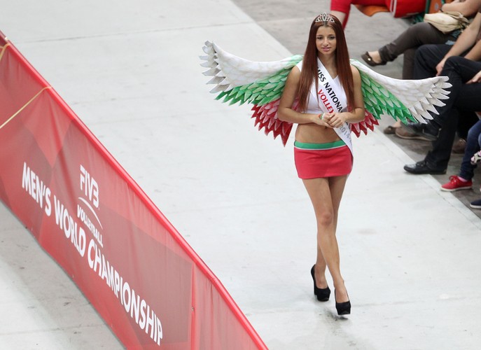 Piękne panie dopingują siatkarzy na mistrzostwach świata w Polsce