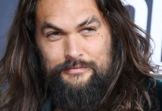 Jason Momoa oburzony na dziennikarza za pytanie o scenę napaści seksualnej w "Grze o tron"