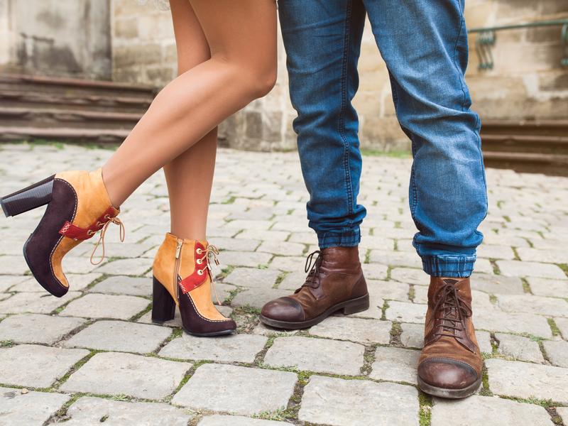 Modne buty na jesień na każdą okazję - damskie i męskie propozycje