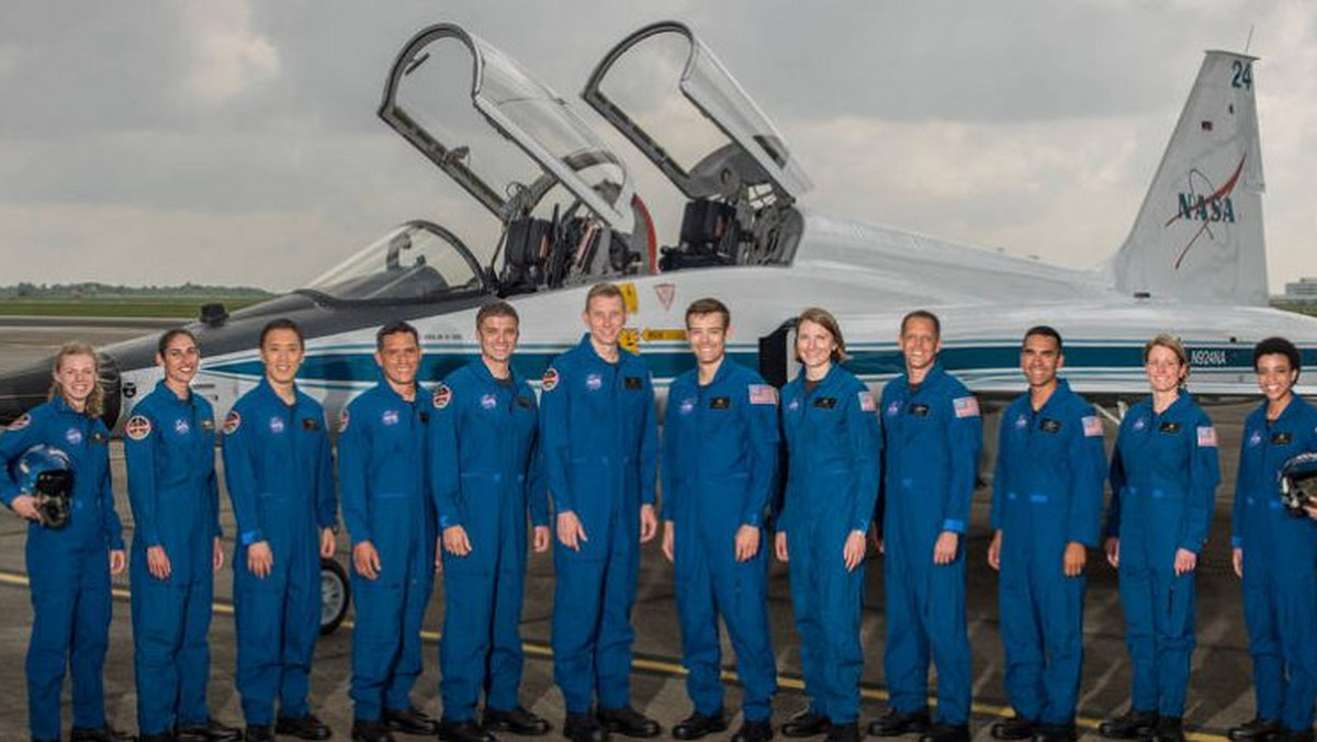 W ubiegłym roku NASA ogłosiła nowy nabór na astronautów do przyszłych misji kosmicznych. Wybrano już 12 kandydatów, którzy zostaną teraz poddani ciężkiemu treningowi mającemu określić ich predyspozycje do lotów w kosmos.