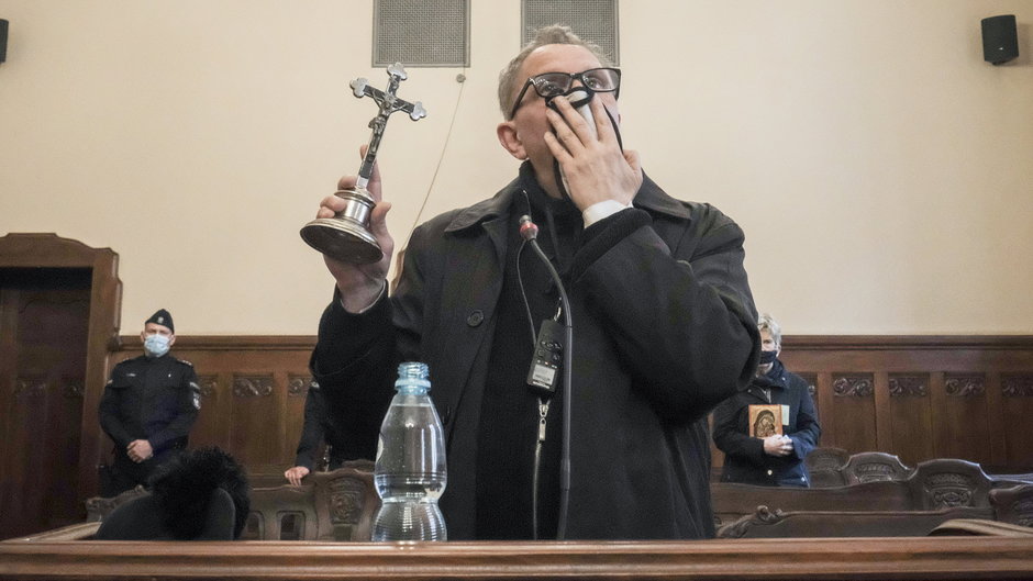  Ksiądz Michał Woźnicki podczas procesu sądowego w Poznaniu (14.05.2021)