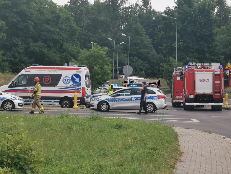 Sprawca wypadku na skrzyżowaniu ul. Radwańskich i Reja trafił do szpitala