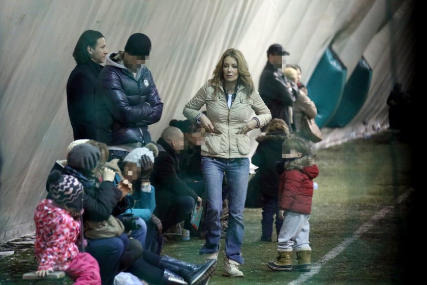 Małgorzata Rozenek i Radosław Majdan z dziećmi na treningu