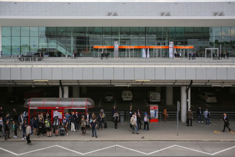 Nowy terminal na lotnisku im. Fryderyka Chopina.<br><br>fot.  (cat) PAP/Leszek Szymański