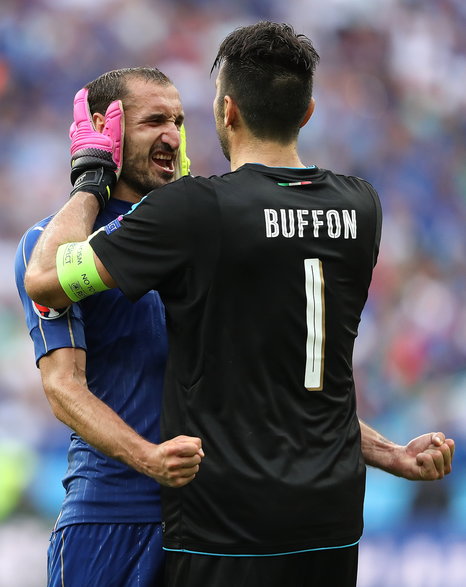 Gianluigi Buffon i Giorgio Chiellini podczas Mistrzostw Europy we Francji, 2016 r.