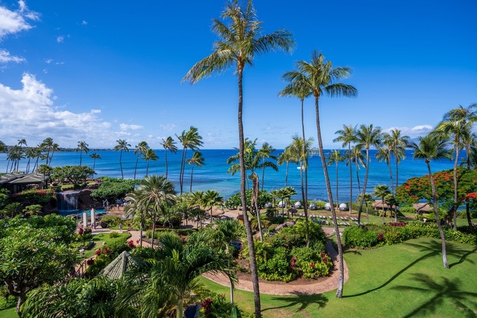 Pusztító tűz rombolja Hawaiit