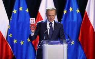 Lepiej z Tuskiem czy bez Tuska? Co robił "nasz człowiek w Brukseli"