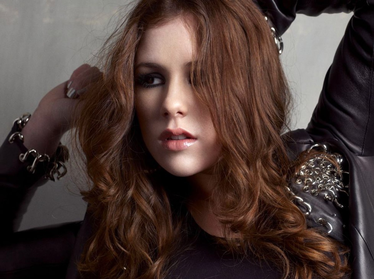 Katy B chce nagrywać ze swoją idolką