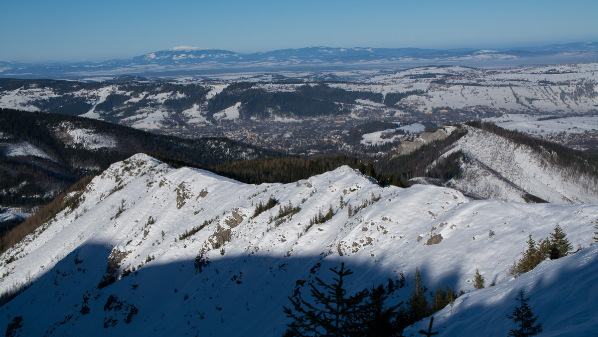 Beskidy. W górach słonecznie, ale im wyżej, tym trudniejsze warunki