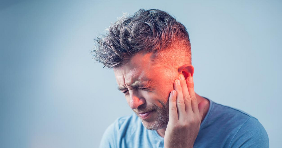 Zatkane ucho - przyczyny, ciało obce w uchu. Jak odetkać ucho?