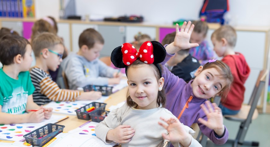 Dzieci nie muszą chodzić do szkoły podstawowej przy miejscu zamieszkania.