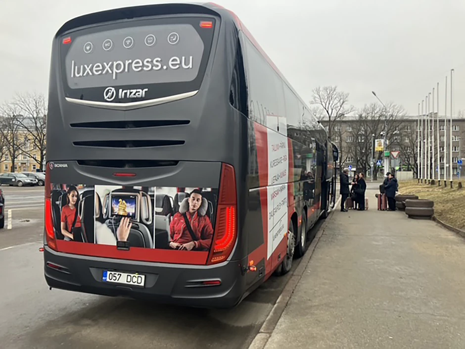 Autobus koji je dovezao putnike do Narve