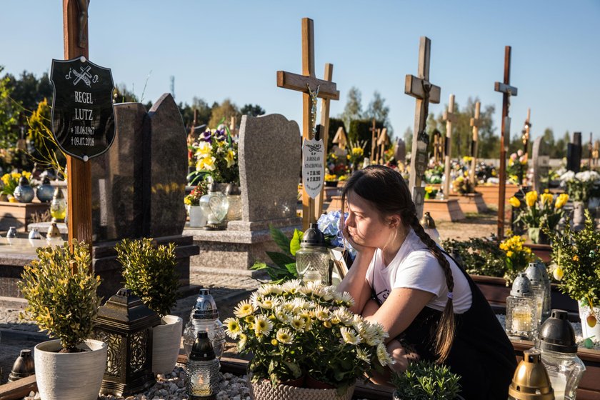 Marysia zbiera na delfinoterapię