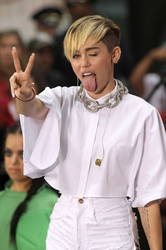 Miley Cyrus podczas występu w programie 'NBC's Today Show' – 7 października 2013