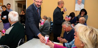 Pudełko życia dla seniorów dostępne także w parafiach