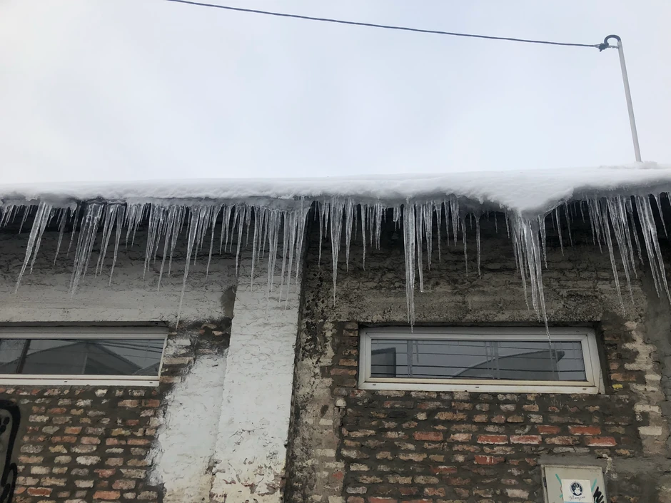 Ledenice prete sa kuća i zgrada