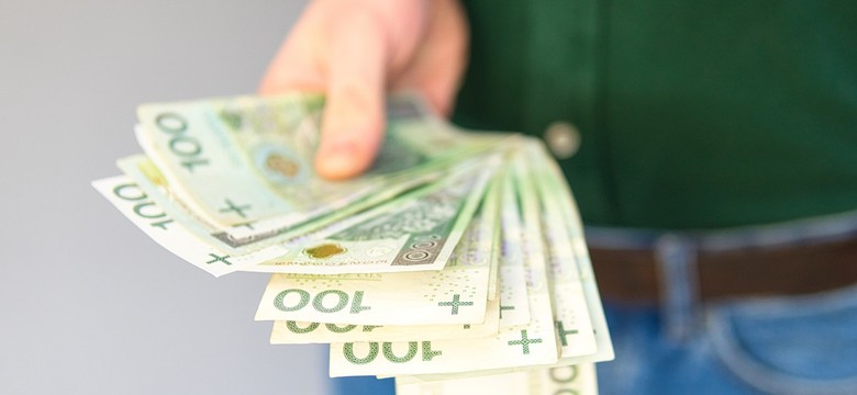 Zasiłek stały. Dla kogo? Ile? Jakie warunki trzeba spełnić, aby otrzymać pieniądze?