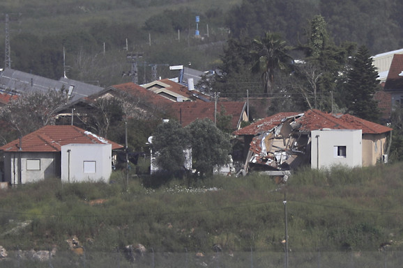 TENZIJE KLJUČAJU Hezbolah ispalio desetine raketa na pogranični grad na severu Izraela