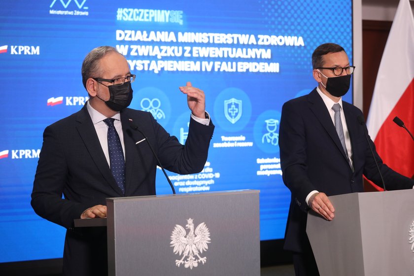 Szczepienia przeciw COVID-19. Morawiecki apeluje do antyszczepionkowców