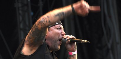 Roger Miret zachorował na raka. Wyzdrowiał, ale został mu olbrzymi dług do spłacenia. Co zrobili fani?