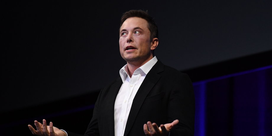 Elon Musk zapowiedział, że do końca czerwca z taśmy produkcyjnej ma schodzić 5 tys. pojazdów.