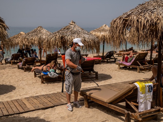 Plaže u Grčkoj otvorene su pre nekoliko dana za domaće turiste