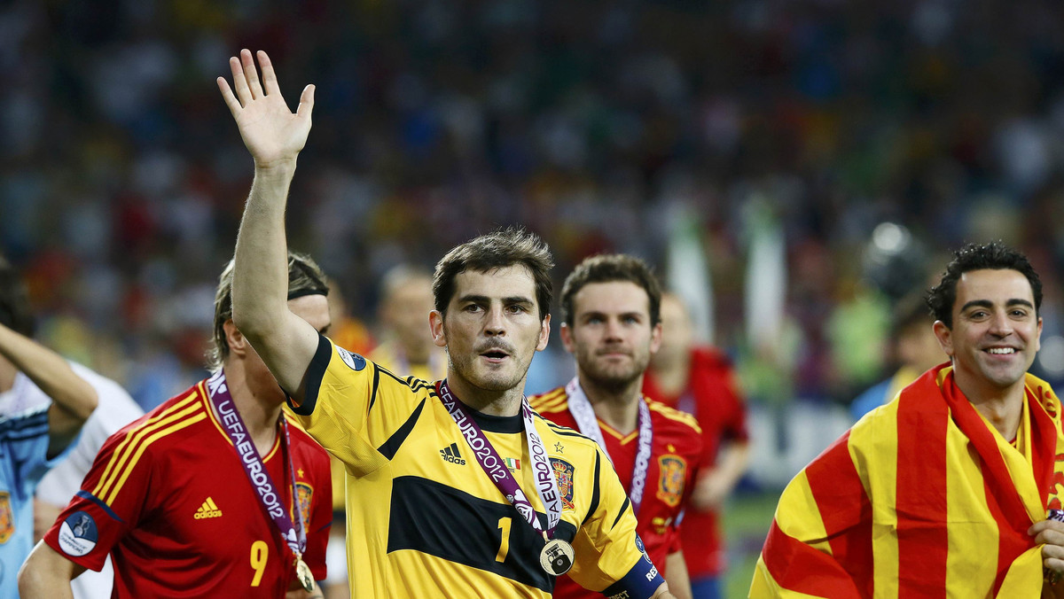 Reprezentacja Hiszpanii zaaplikowała Włochom cztery bramki w finale Euro 2012, nie pozostawiając złudzeń co do tego, która drużyna jest lepsza. Jak się okazuje, kapitan mistrzów Europy, Iker Casillas, z szacunku dla rywala domagał się, żeby sędzia szybciej skończył to spotkanie.