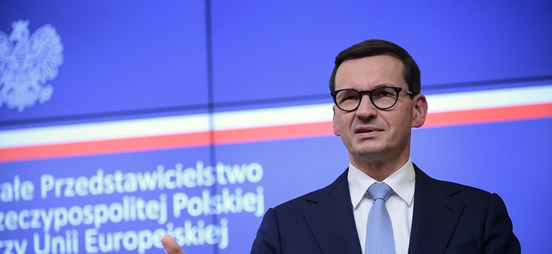 Morawiecki o widmie "trzeciej wojny światowej": UE przystawia Polsce pistolet do głowy