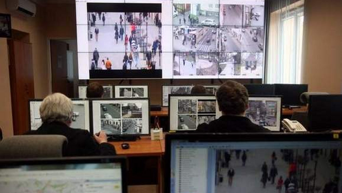 Najpóźniej latem zostanie zainstalowana kolejna, już 13 kamera miejskiego monitoringu. Straż miejska proponuje trzy lokalizacje i czeka na głosy mieszkańców - informuje "Dziennik Wschodni".