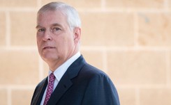 Książę Andrzej oskarżony o gwałt na nieletniej. 'Nie znam tej pani'