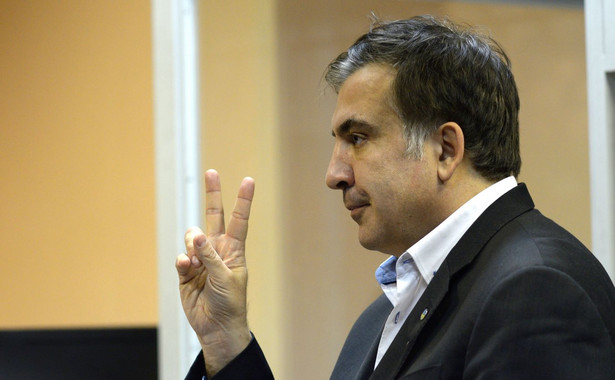 A Saakaszwili, który po ucieczce z Tbilisi próbował kontynuować karierę jako polityk w Kijowie, dopóki nie skłócił się z prezydentem Petrem Poroszenką i nie stracił także ukraińskiego obywatelstwa, nie ukrywa żądzy rewanżu.