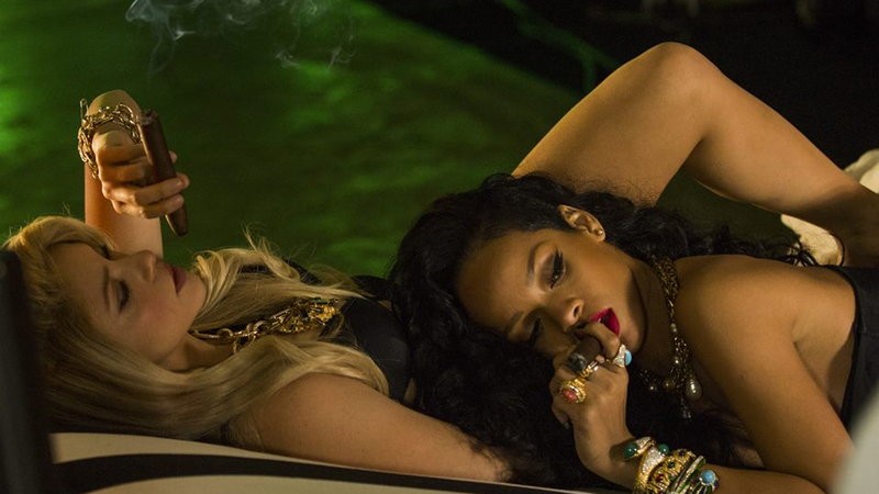 Shakira i Rihanna na planie klipu do 'Can't Remember To Forget You'