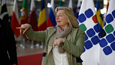 "Nie mam już nic wspólnego z UE". Była szefowa austriackiego MSZ zaprzyjaźnia się z rosyjskimi politykami i Kozakami