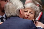 Brytyjska premier Theresa May i szef KE Jean-Claude Juncker