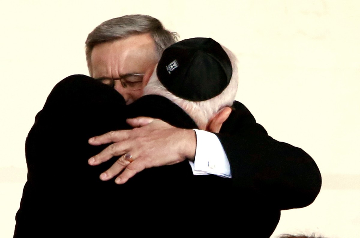 Prezydent Izraela Reuwen Riwlin i prezydent RP Bronisław Komorowski , podczas uroczystego otwarcia wystawy stałej w Muzeum Historii Żydów Polskich