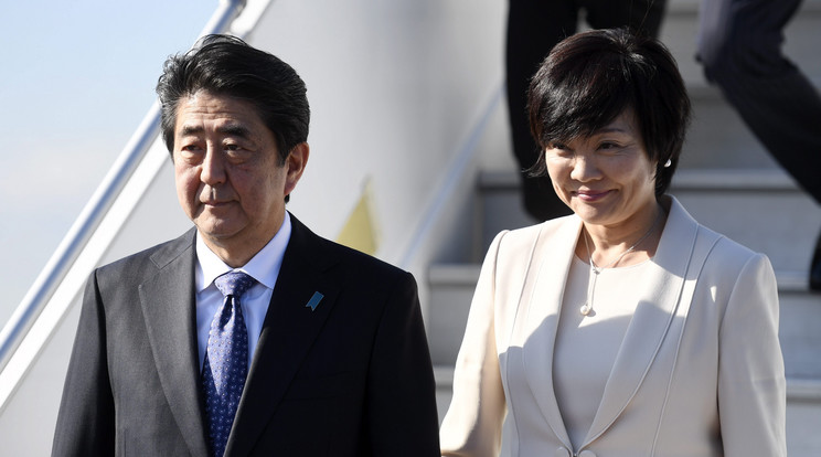 Trump ijesztőnek találta Japán miniszterelnökét és feleségét /Fotó: AFP