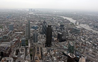 Giełdy w Europie spadały na koniec tygodnia