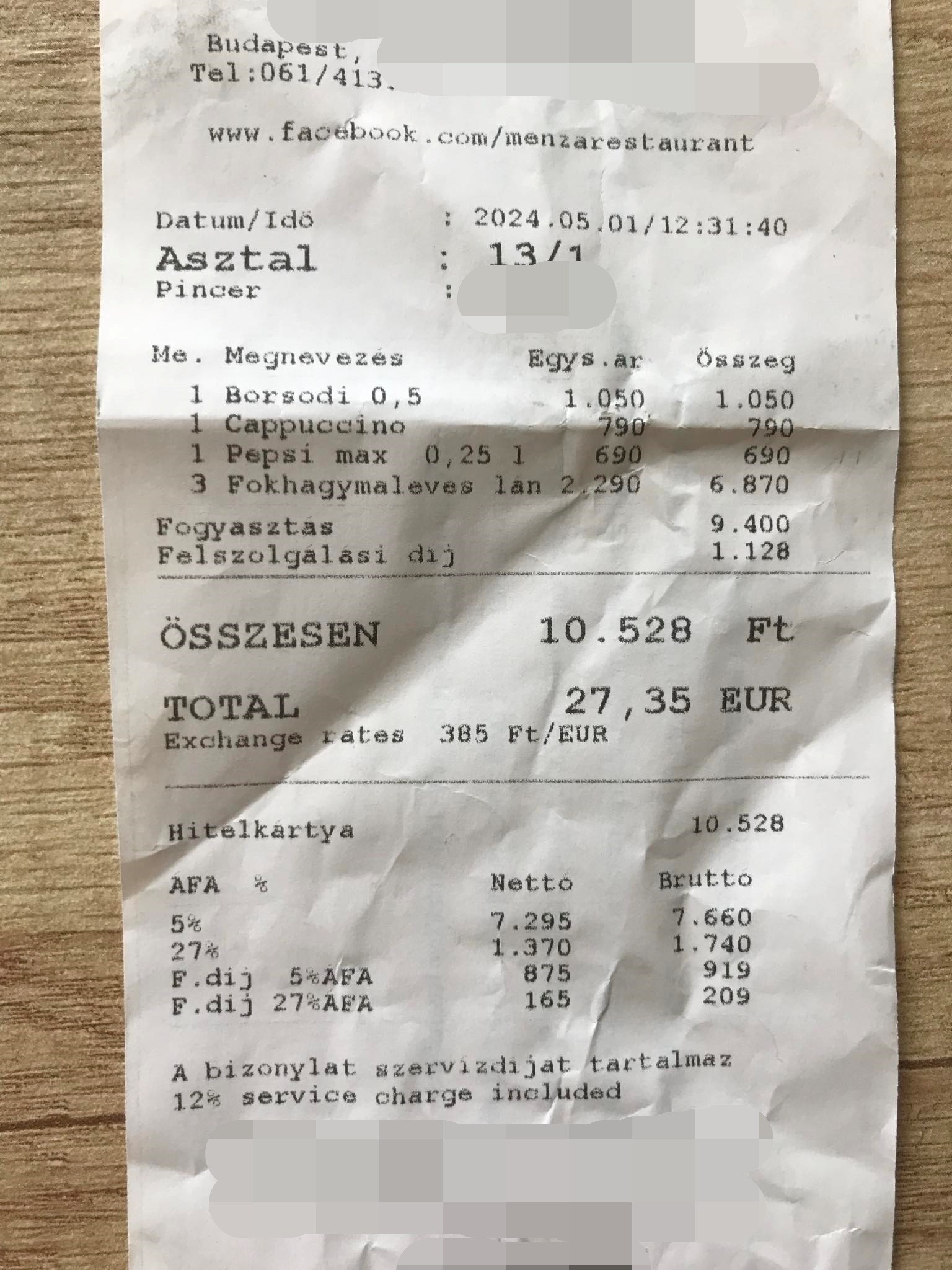 Na obed si dali cesnakovú polievku s langošom.