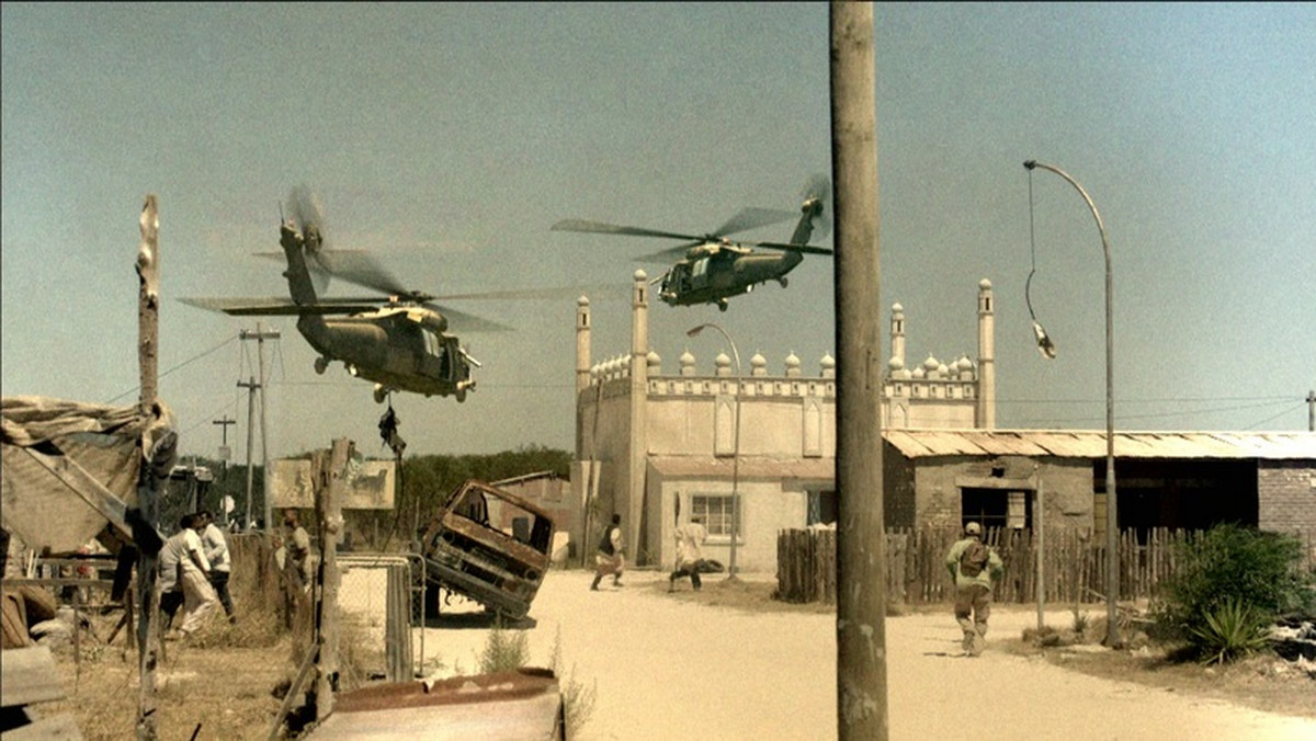"Za linią wroga" oraz "Wojna na własne oczy" to dwie nowe produkcje dokumentalne National Geographic Channel odsłaniające kulisy współczesnych wojen. Widzowie poznają m.in. prawdziwą historię dwóch helikopterów Black Hawk, zestrzelonych podczas krwawych walk w Mogadiszu w bitwie pomiędzy amerykańskimi jednostkami specjalnymi i somalijską milicją, które zostały przedstawione w bestselerowej powieści i głośnym filmie "Helikopter w ogniu".
