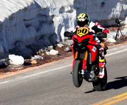 Ducati wygrało morderczy wyścig w chmurach