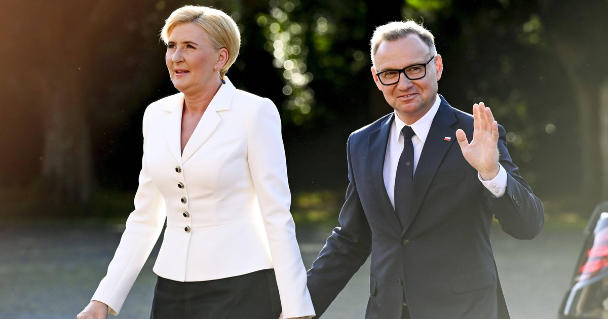 Andrzej Duda przed wyprowadzką z pałacu. "Twardo gada, a miękko działa" [KULISY]