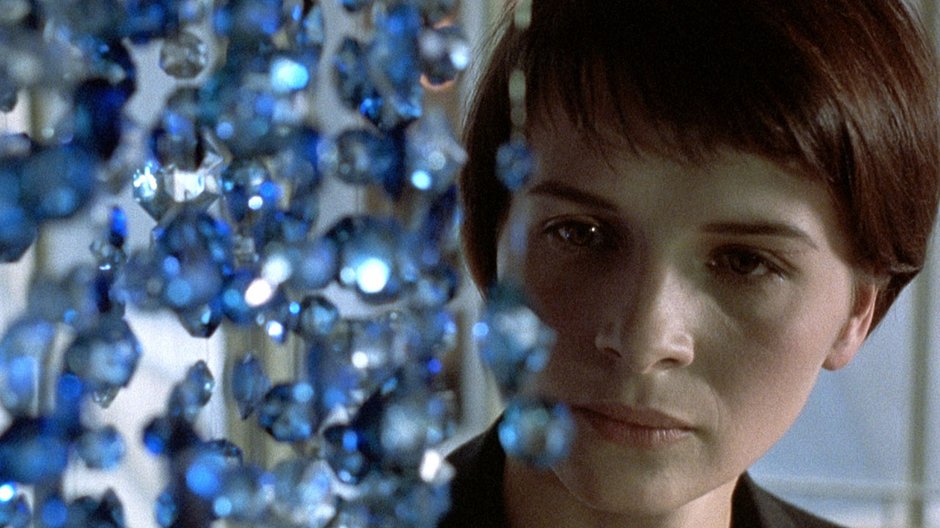 Juliette Binoche w filmie "Trzy kolory. Niebieski"