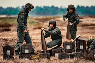 Jeśli na emeryturę, to tylko mundurową