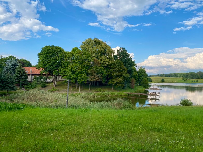 Jeziorko (a może staw?) w Dobrągu