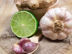 Jesienny zestaw ratunkowy: Produkty, nawyki i mikroelementy wspomagające odporność