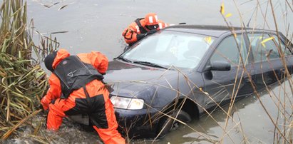 Tak uratujesz się z tonącego auta. Musisz to wiedzieć po tragedii w Tryńczy